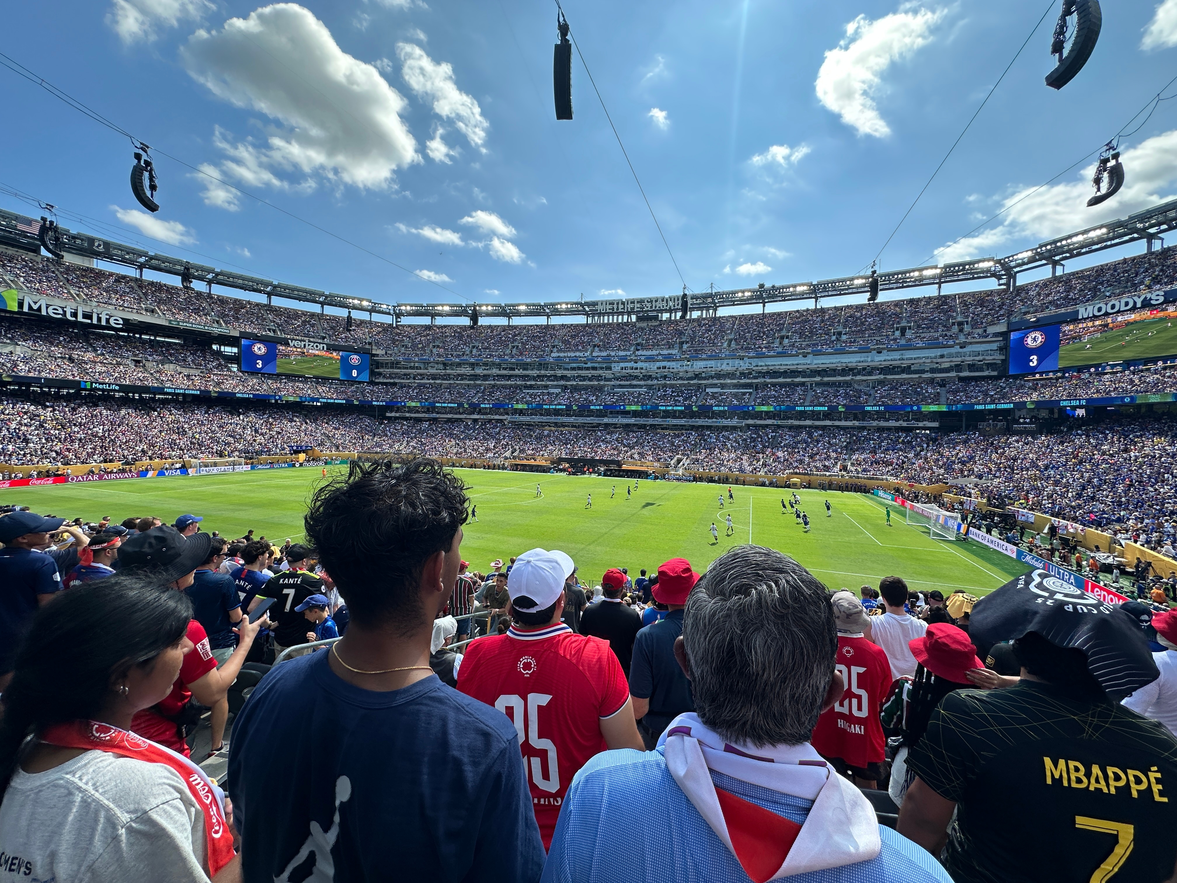 曼城训练开放日，加时末段完成体检引欢呼，英超在即，控场能力受关注的简单介绍