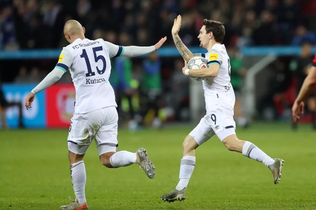 乐鱼娱乐 -太狠了！加时末段勒沃库森调整名单以备社区盾清晨皇家社会调整名单以备意大利杯，毕尔巴鄂竞技迎亚冠关键赛(厄齐尔为什么被封杀京多安没事)